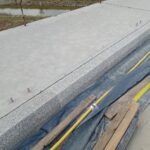 09.04.2025 Montaż śrub w kapach chodnikowych1